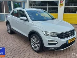 Wit, metallic lak Gebruikt 2021 VW T-Roc Business SUV | € 18.950 (Eerlijke prijs)