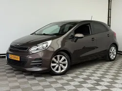 Bruin Gebruikt 2015 Kia Rio Hatchback | € 8.375 (Iets duurder)