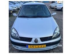 Grijs Gebruikt 2003 Renault Clio II Hatchback | € 999 (Super prijs)