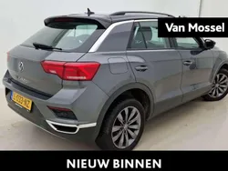 Grijs Gebruikt 2021 VW T-Roc Style SUV | € 21.400 (Goede deal)