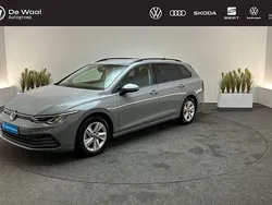 Moonstone grey Gebruikt 2023 VW Golf VIII Life Stationwagen | € 23.795 (Eerlijke prijs)