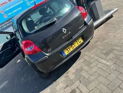 Zwart Gebruikt 2006 Renault Clio II Luxe Hatchback | € 1.300 (Goede deal)