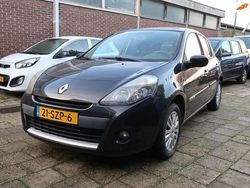 Zwart Gebruikt 2012 Renault Clio IV Collection Hatchback | € 3.950 (Eerlijke prijs)