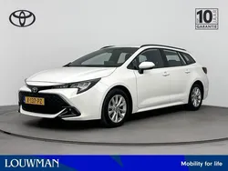 Wit Gebruikt 2024 Toyota Corolla Active Stationwagen | € 29.950 (Eerlijke prijs)