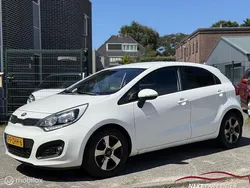 Wit Gebruikt 2013 Kia Rio Hatchback | € 5.450 (Eerlijke prijs)