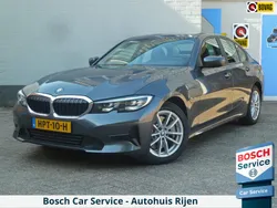 Grijs Gebruikt 2022 BMW 330e Executive Sedan | € 33.445 (Goede deal)