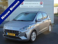 Grijs Gebruikt 2022 Hyundai i10 Premium Hatchback | € 13.950 (Eerlijke prijs)