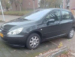 Gebruikt 2004 Peugeot 307 Premium Hatchback | € 650 (Goede deal)