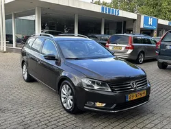 Bruin, metallic lak Gebruikt 2012 VW Passat Comfortline Stationwagen | € 5.700 (Goede deal)