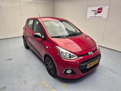 Rood Gebruikt 2015 Hyundai i10 Premium Hatchback | € 5.940 (Eerlijke prijs)