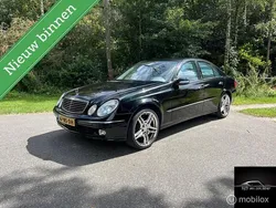 Zwart Gebruikt 2004 Mercedes E240 Avantgarde Sedan | € 3.450 (Eerlijke prijs)