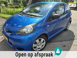 Blauw Gebruikt 2011 Toyota Aygo Hatchback | € 3.450 (Eerlijke prijs)