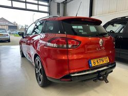 Rood Gebruikt 2013 Renault Clio GrandTour Expression Stationwagen | € 4.950 (Eerlijke prijs)