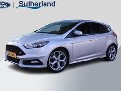 Grijs Gebruikt 2015 Ford Focus ST Hatchback | € 13.900 (Goede deal)