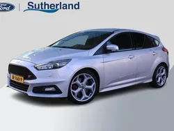 Grijs Gebruikt 2015 Ford Focus ST Hatchback | € 13.900 (Goede deal)