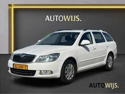 Wit Gebruikt 2012 Skoda Octavia Ambition Stationwagen | € 4.990 (Goede deal)