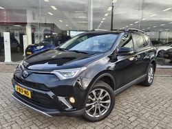 Zwart Gebruikt 2016 Toyota RAV4 Business Edition SUV | € 21.950 (Eerlijke prijs)