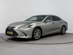 Grijs Gebruikt 2021 Lexus ES300H Executive Line Sedan | € 39.500 (Goede deal)
