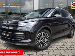 Zwart (metallic) Gebruikt 2025 VW Tiguan Life SUV | € 39.900 (Super prijs)