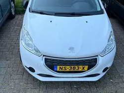 Wit Gebruikt 2014 Peugeot 208 Access Hatchback | € 2.500 (Super prijs)