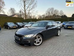 Grijs, metallic lak Gebruikt 2015 BMW 316 Executive Sedan | € 13.950 (Eerlijke prijs)