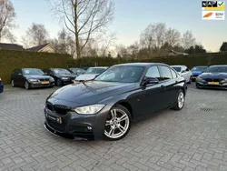 Grijs, metallic lak Gebruikt 2015 BMW 316 Executive Sedan | € 15.950 (Duur)