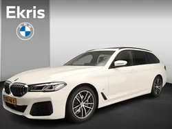Wit Gebruikt 2024 BMW 520 Comfort Edition Stationwagen | € 59.900 (Eerlijke prijs)