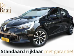 Zwart Gebruikt 2021 Renault Clio V Zen Hatchback | € 12.950 (Eerlijke prijs)