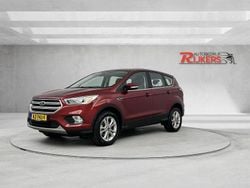 Rood, metallic lak Gebruikt 2016 Ford Kuga Titanium SUV | € 15.995 (Eerlijke prijs)