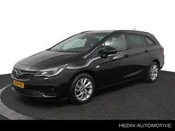 Zwart, metallic lak Gebruikt 2021 Opel Astra Elegance Stationwagen | € 13.950 (Goede deal)