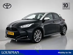 Zwart Gebruikt 2021 Toyota Yaris Hybrid Executive Hatchback | € 22.900 (Eerlijke prijs)