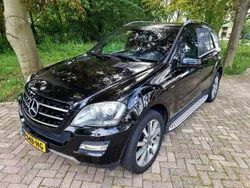 Zwart Gebruikt 2011 Mercedes ML300 SUV | € 13.750