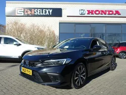 Zwart, metallic lak Gebruikt 2024 Honda Civic Elegance Hatchback | € 35.450 (Eerlijke prijs)