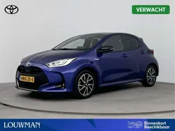 Blauw Gebruikt 2021 Toyota Yaris Hybrid Executive Hatchback | € 21.445 (Eerlijke prijs)