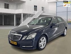 Blauw Gebruikt 2011 Mercedes E200 Avantgarde Sedan | € 6.950 (Goede deal)