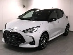 Grijs Nieuw 2025 Toyota Yaris Plus Hatchback | € 33.944 (Iets duurder)