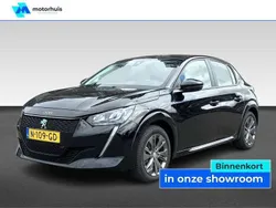 Zwart, metallic lak Gebruikt 2021 Peugeot e-208 Active Hatchback | € 14.930 (Super prijs)