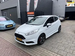 Wit Gebruikt 2014 Ford Fiesta Sport Hatchback | € 7.999 (Super prijs)
