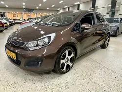 Bruin Gebruikt 2012 Kia Rio Plus Hatchback | € 6.950 (Eerlijke prijs)