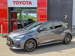 Grijs Gebruikt 2024 Toyota Yaris Sport Hatchback | € 29.890 (Eerlijke prijs)