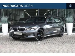 Grijs, metallic lak Gebruikt 2021 BMW 320 Executive Stationwagen | € 31.950 (Eerlijke prijs)