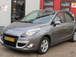 Grijs (metallic) Gebruikt 2010 Renault Scénic III Dynamique MPV | € 2.650 (Eerlijke prijs)