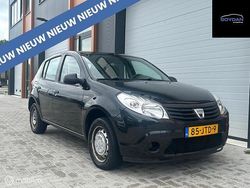 Zwart Gebruikt 2009 Dacia Sandero Hatchback | € 899 (Eerlijke prijs)