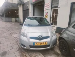 Grijs Gebruikt 2011 Toyota Yaris Hatchback | € 4.555 (Eerlijke prijs)