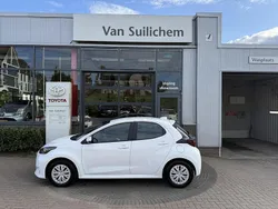 Wit Gebruikt 2024 Toyota Yaris Hybrid Comfort Hatchback | € 22.500 (Eerlijke prijs)