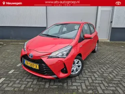 Rood Gebruikt 2019 Toyota Yaris Hybrid Active Hatchback | € 16.750 (Eerlijke prijs)