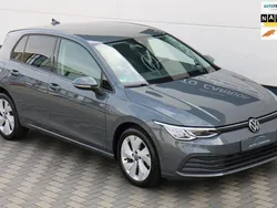 Grijs, metallic lak Gebruikt 2020 VW Golf VIII Life Hatchback | € 19.945 (Iets duurder)