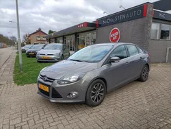 Bruin, metallic lak Gebruikt 2011 Ford Focus Sedan | € 8.350 (Eerlijke prijs)