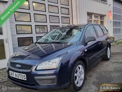 Blauw Gebruikt 2006 Ford Focus Stationwagen | € 1.750 (Eerlijke prijs)