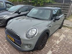 Grijs Gebruikt 2017 Mini Cooper Business Hatchback | € 16.990 (Eerlijke prijs)